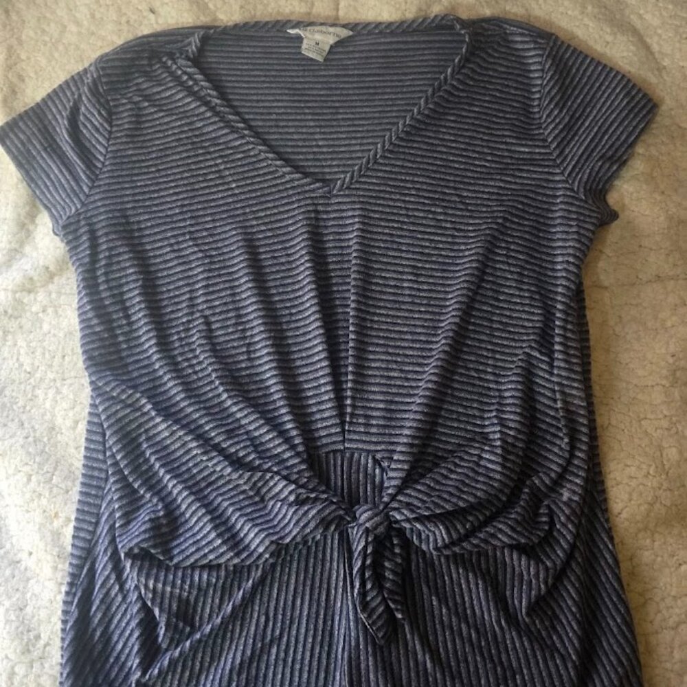 Navy Gray Tie-Front V-Neck Casual Top | Medium